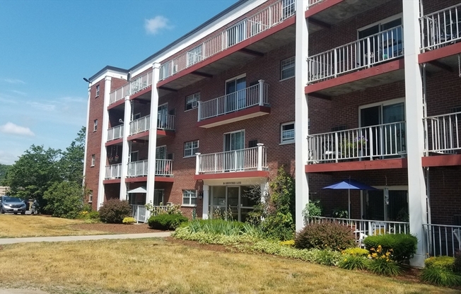 2 beds, 1.5 baths, 910 sqft, $2,200, Unit 23