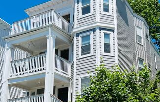 NEWLY RENOVATED PENTHOUSE UNIT