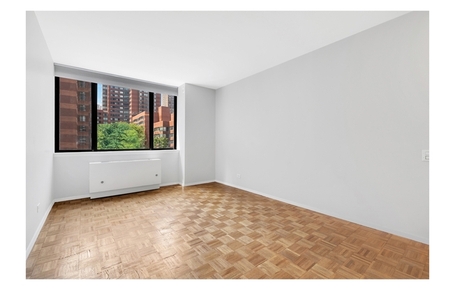 2 beds, 2.5 baths, 1,262 sqft, $8,200, Unit 7E