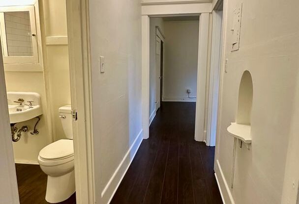 1 bed, 1 bath, 700 sqft, $1,895, Unit 204