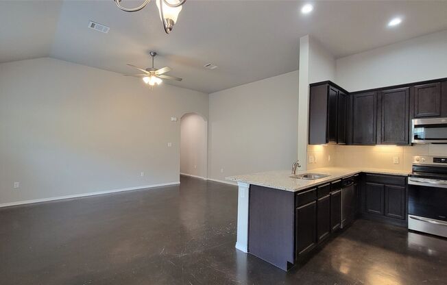 3 beds, 2 baths, $1,295, Unit 1110 Burek Cross