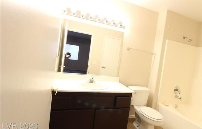 2 beds, 2 baths, $1,299, Unit # 2041