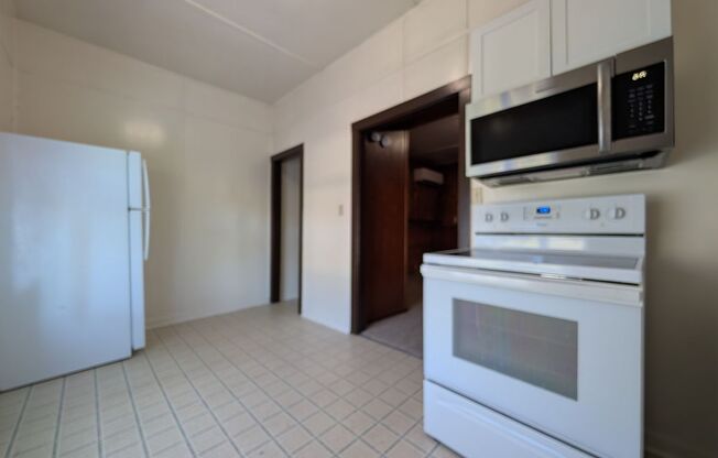 1 bed, 1 bath, $1,095, Unit 665w5 4