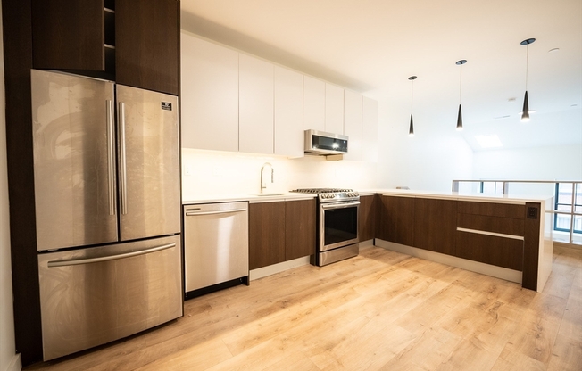 1 bed, 1 bath, 821 sqft, $3,300, Unit 206