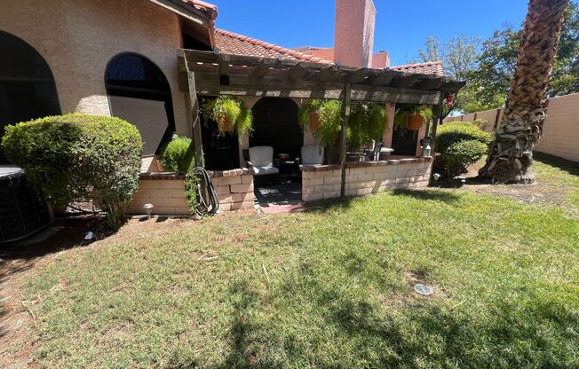 A Fabulous 2 Bedroom Single story Townhome Close to UNLV and Airport