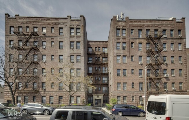 43 34 49 ST
