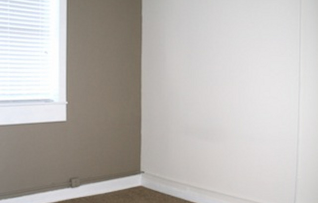2 beds, 1 bath, 824 sqft, $1,399, Unit 2C