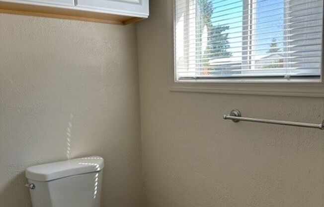 Studio, 1 bath, 240 sqft, $850, Unit 130-A