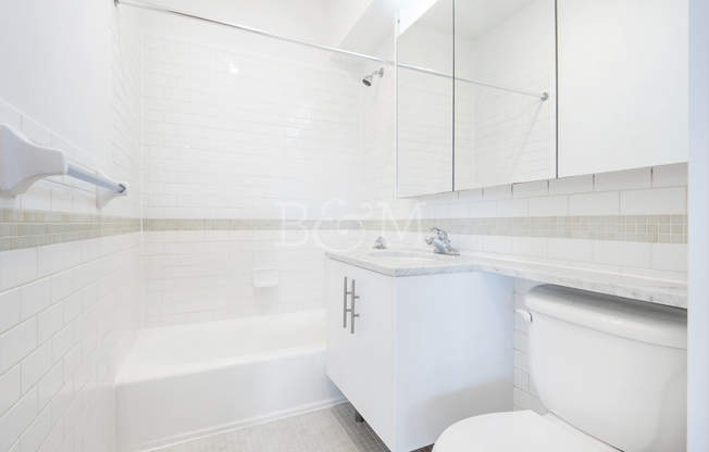 2 beds, 1 bath, 900 sqft, $5,150, Unit 4L