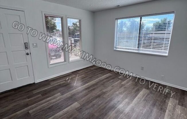 2 beds, 1 bath, 725 sqft, $1,300, Unit 2