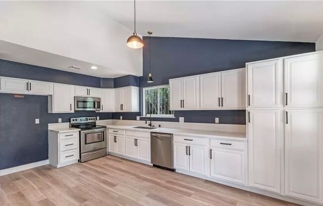 Beautifully Remodeled 5-Bedroom Home Near Downtown Las Vegas!