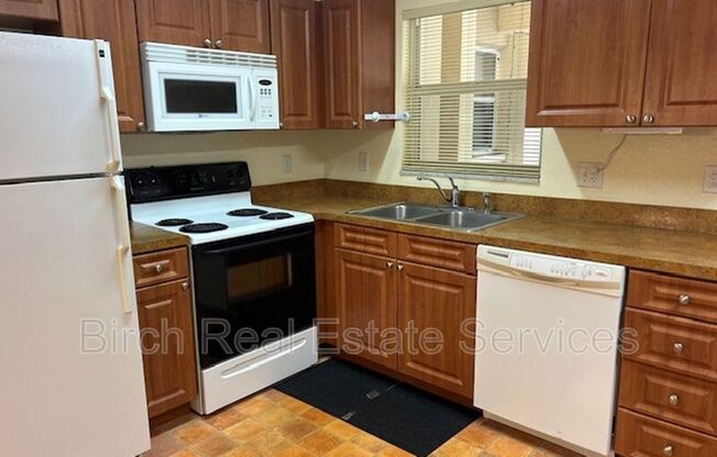 1840 E DR