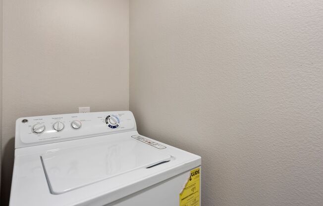 1 bed, 1 bath, 615 sqft, $1,200, Unit 322