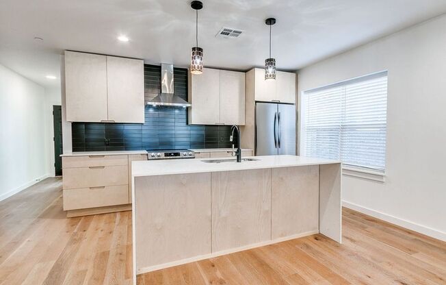 1 bed, 1 bath, 925 sqft, $1,500, Unit 1