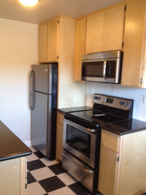 2 beds, 1 bath, 850 sqft, $1,875