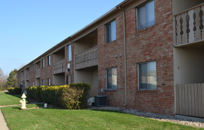 3 beds, 2 baths, 1,265 sqft, $1,242, Unit 08 - 811