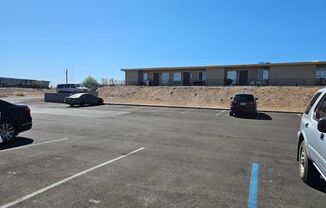 1 bed, 1 bath, 900 sqft, $850, Unit 200 S Kofa Ave Unit 10