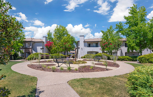 Ascent at the Galleria features beautifully maintained landscaping and plenty of seating areas throughout the community, making it easy to stroll, relax, and enjoy your surroundings every day.