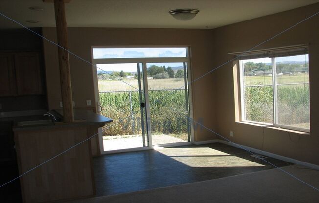 1271 NW Teal Loop
