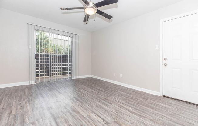 1 bed, 1 bath, 576 sqft, $855