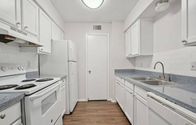1 bed, 1 bath, 600 sqft, $837, Unit 1048