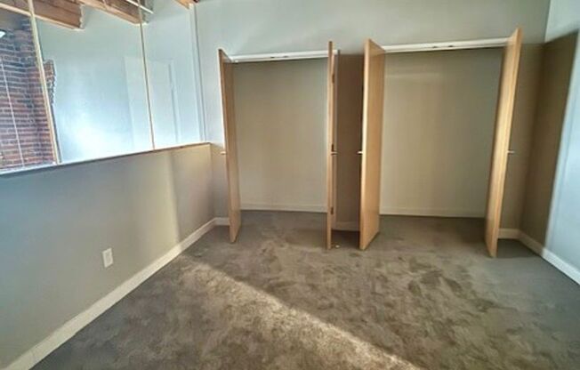 2 beds, 2 baths, 1,086 sqft, $1,875, Unit 233