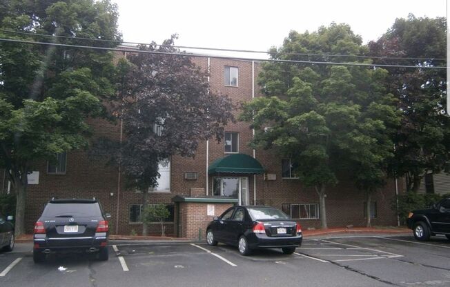 Heat and hot water included! 2 bed condo near Chelsea Highshool