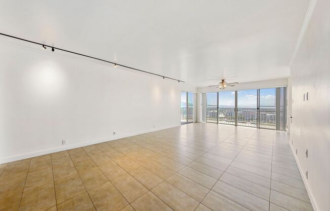LAS VEGAS CNTRY CLUB  GUARD GATED- STUNNING HIGH-RISE CONDO ON THE 14TH FLOOR OF THE REGENCY TOWERS!