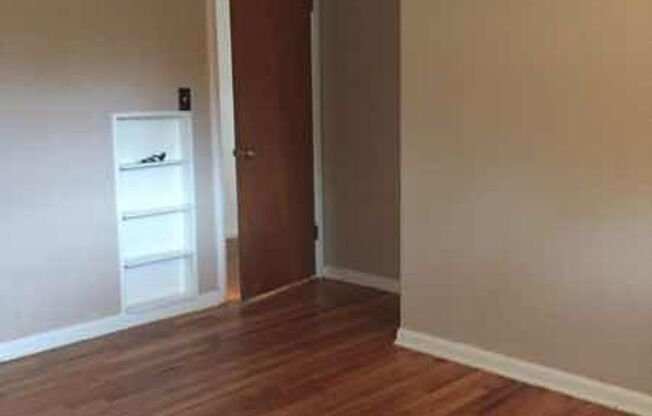 2 beds, 1 bath, 949 sqft, $1,500