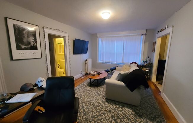 1 bed, 1 bath, $2,450, Unit 26