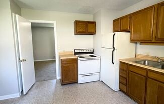 2 beds, 1 bath, $895