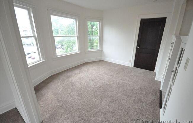 1 bed, 1 bath, 615 sqft, $995, Unit 1560-103
