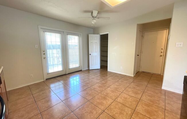 3 beds, 2.5 baths, $1,595