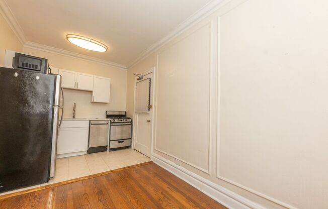 1 bed, 1 bath, 595 sqft, $1,395, Unit 1010-2N