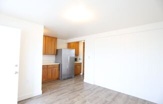 Moiliili - 2nd floor - 1 bedroom, 1 bath with 1 parking - washer on back lanai