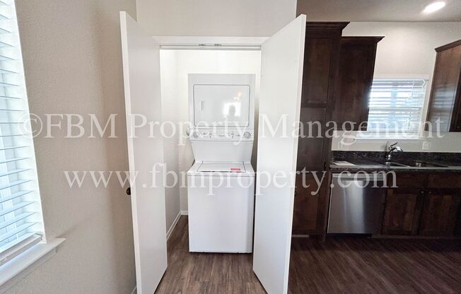 1 bed, 1 bath, 600 sqft, $1,300, Unit B