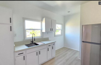 2 beds, 1 bath, $2,495