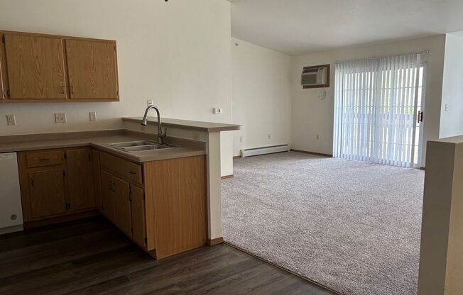 2 beds, 1 bath, $1,225, Unit 2409-10