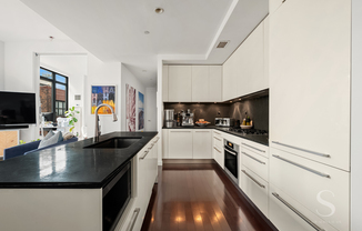 4 W 21 ST