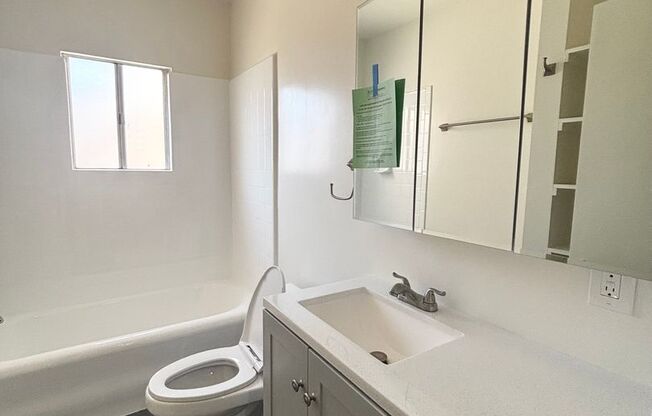 1 bed, 1 bath, $2,075, Unit 1223-G