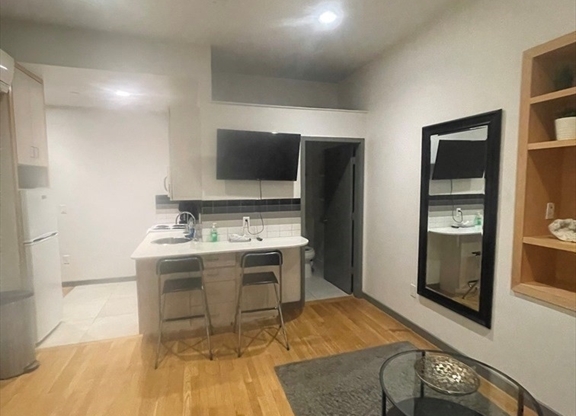 Studio, 1 bath, $2,400, Unit 63