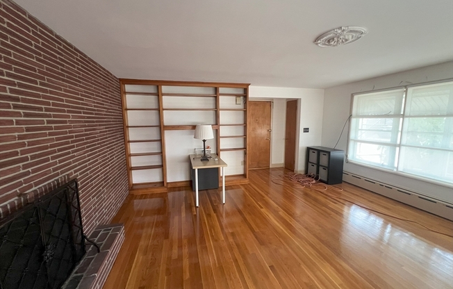 18 CRESTHILL RD