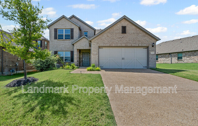 1206 FOX CHASE DR