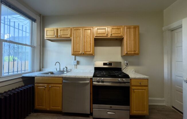 3 beds, 1 bath, $1,650