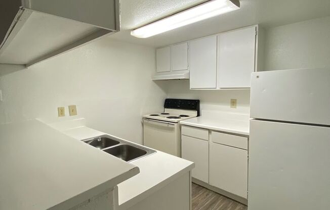 2 beds, 2 baths, 1,003 sqft, $1,050, Unit 2701