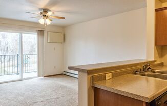 2 beds, 1 bath, 814 sqft, $950, Unit 213