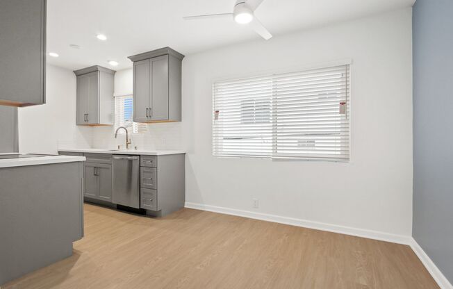 117 Strand St 1 block to the beach and Main St in Santa Monica!