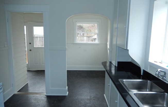 3 beds, 2 baths, $2,595