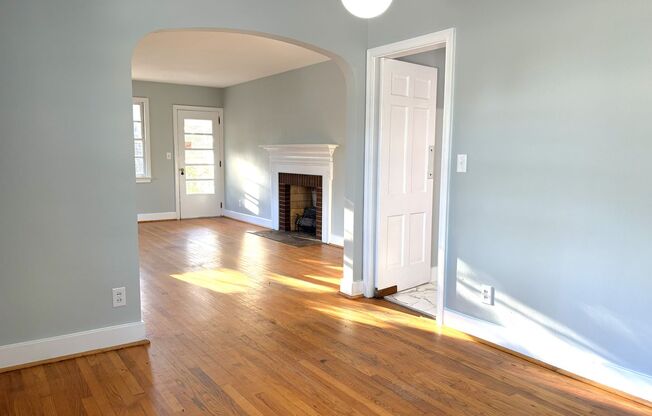 2 Bedroom | 1 Bathroom Home – Downtown Charleston - Available NOW! Short term lease!