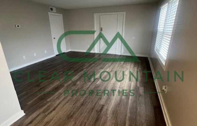 2 beds, 1 bath, 900 sqft, $1,300, Unit 5